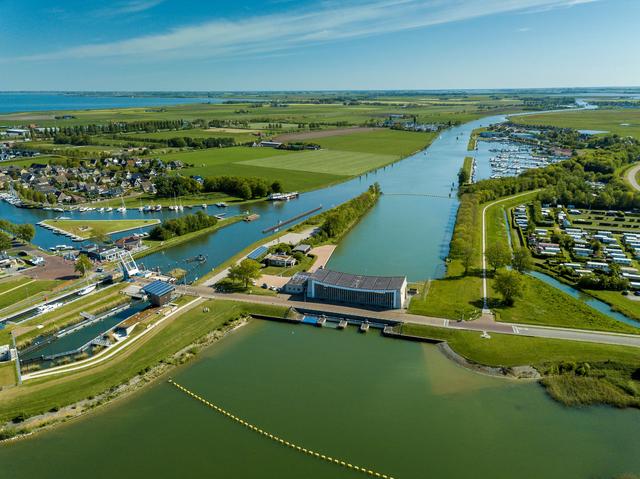 Nieuwe damwanden bij Hooglandgemaal Stavoren