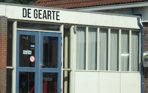 De gratis energiemarkt is in MFC De Gearte in Bakhuizen. Foto Google Maps